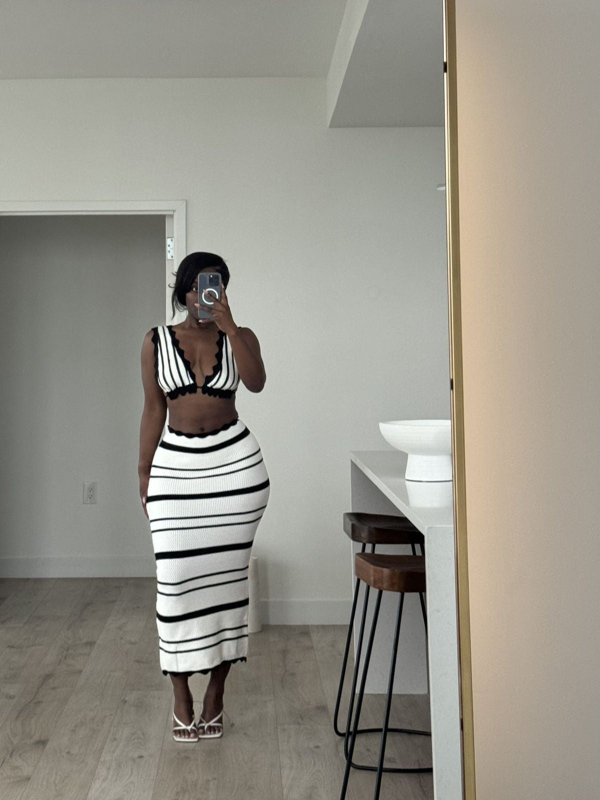 by andressa carvalho

impostato

impostato comodo

impostato da donna

impostare l'eleganza