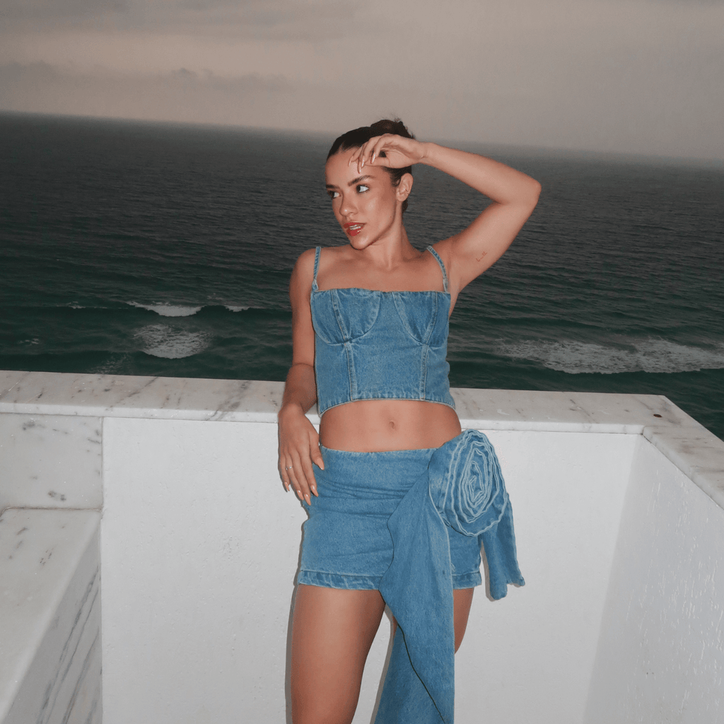 by andressa carvalho

set

quality set

women's set

beautiful set