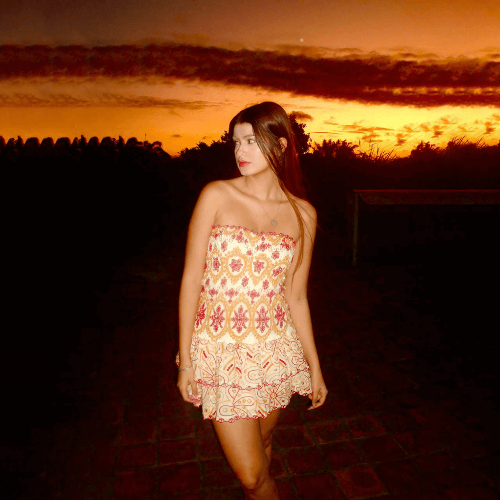 by andressa carvalho

vestito

abito di qualità

abito elegante

abito da donna

