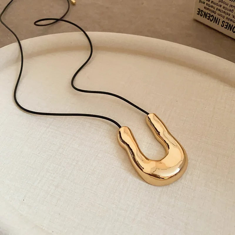 by andressa carvalho

Collana

Collana comoda

Collana elegante

Collana leggera