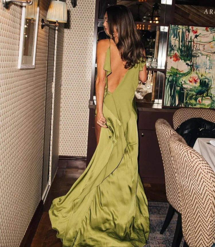 abito elegante

abito da donna

vestito

vestirsi comodamente

by andressa carvalho